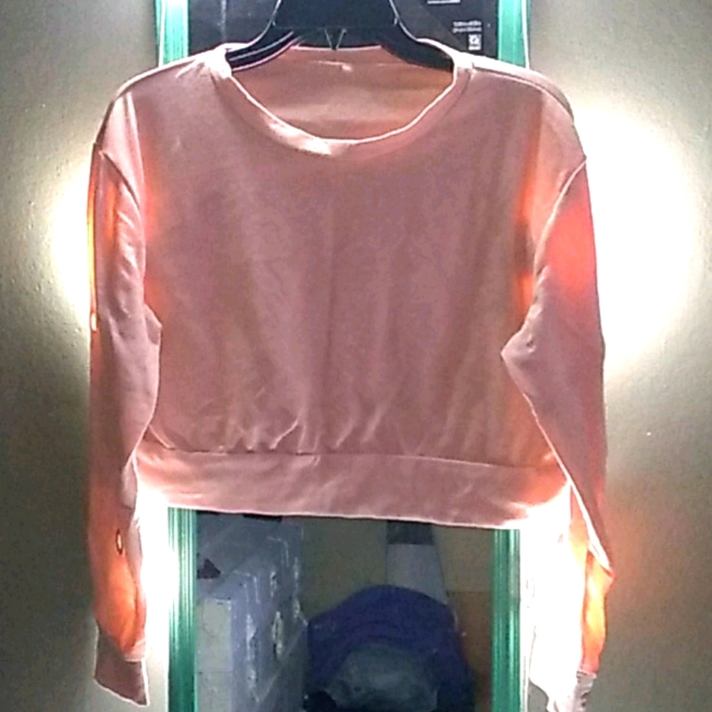 L crop top pink sweater